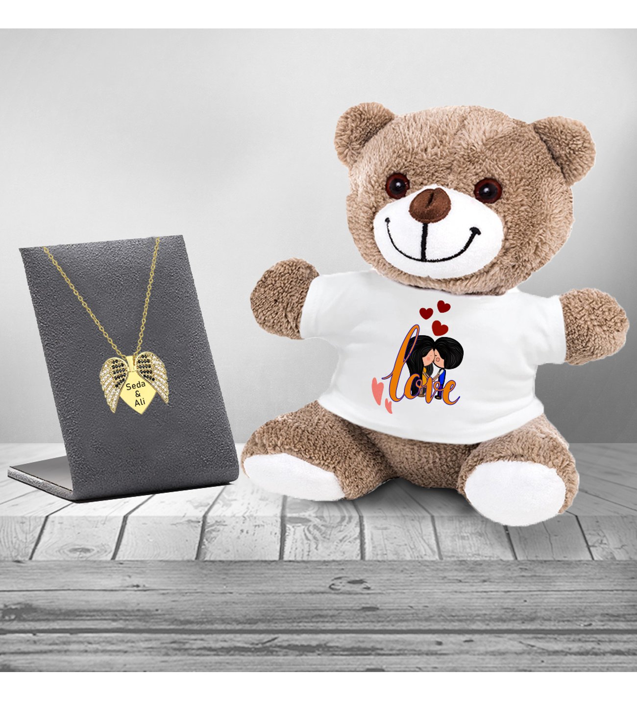 Kişiye Özel Açılan Melek Kanadı Kolye Ve Love Kalp Tişört Kişiye Özel Açılan Melek Kanadı Kolye Ve Love Kalp Tişört