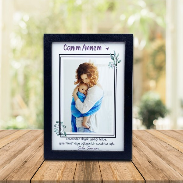 Kişiye Özel Anneler Günü Fotoğraf Baskılı Ahşap Çerçeve & İsimli Firuze Yusufçuk Kolye ve Tişört Baskılı Peluş Ayıcık Kişiye Özel Anneler Günü Fotoğraf Baskılı Ahşap Çerçeve & İsimli Firuze Yusufçuk Kolye ve Tişört Baskılı Peluş Ayıcık