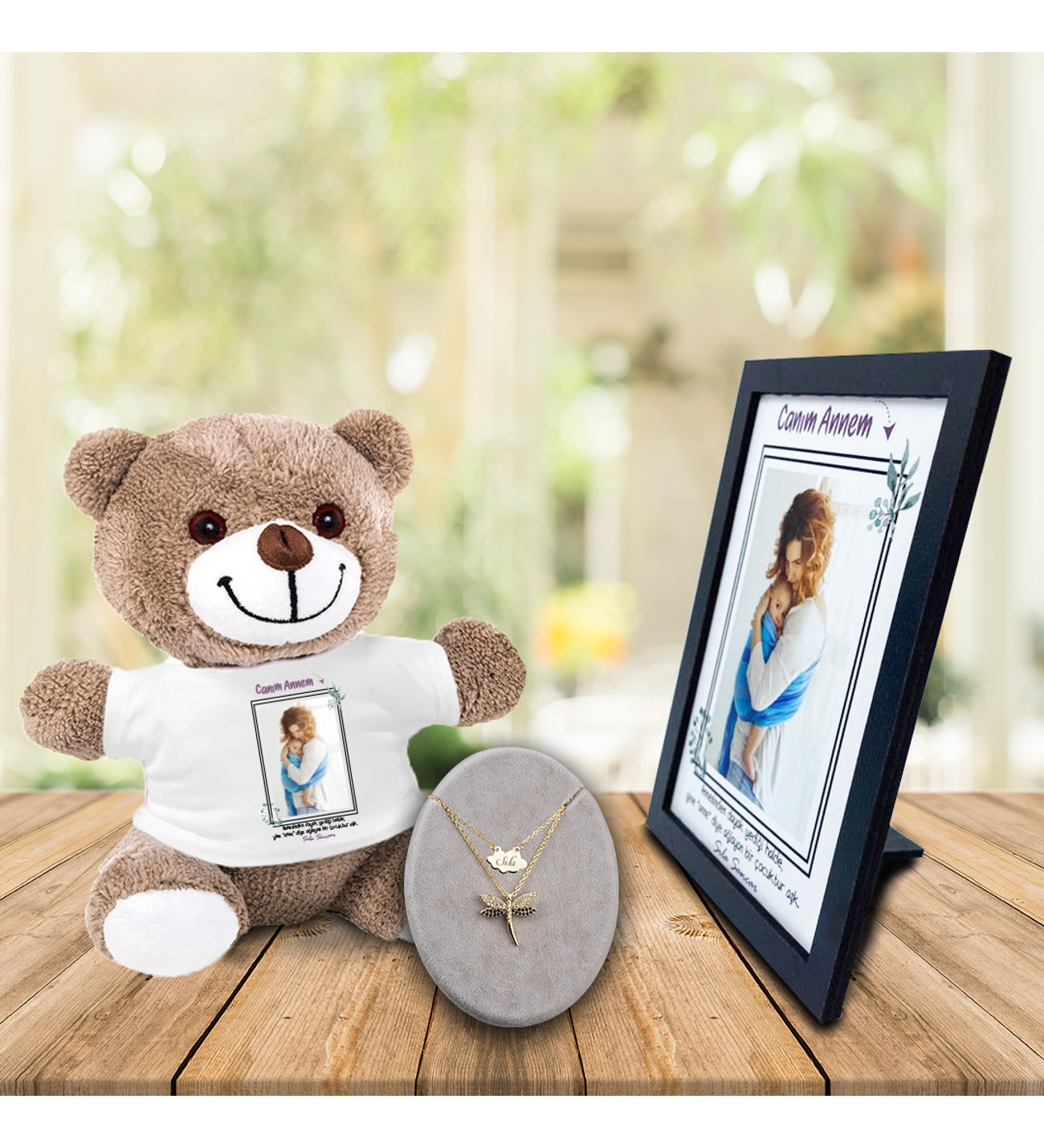 Kişiye Özel Anneler Günü Fotoğraf Baskılı Ahşap Çerçeve & İsimli Safir Yusufçuk Kolye ve Tişört Baskılı Peluş Ayıcık