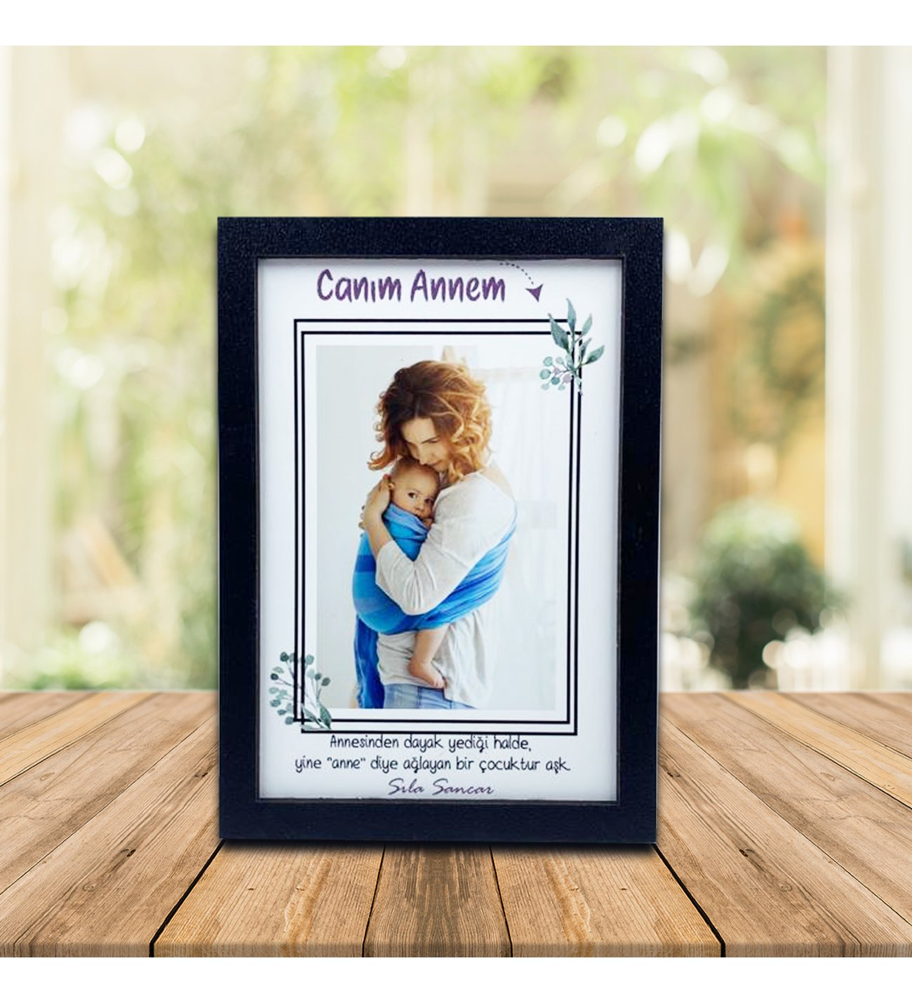 Kişiye Özel Anneler Günü Fotoğraf Baskılı Ahşap Çerçeve & İsimli Safir Yusufçuk Kolye ve Tişört Baskılı Peluş Ayıcık