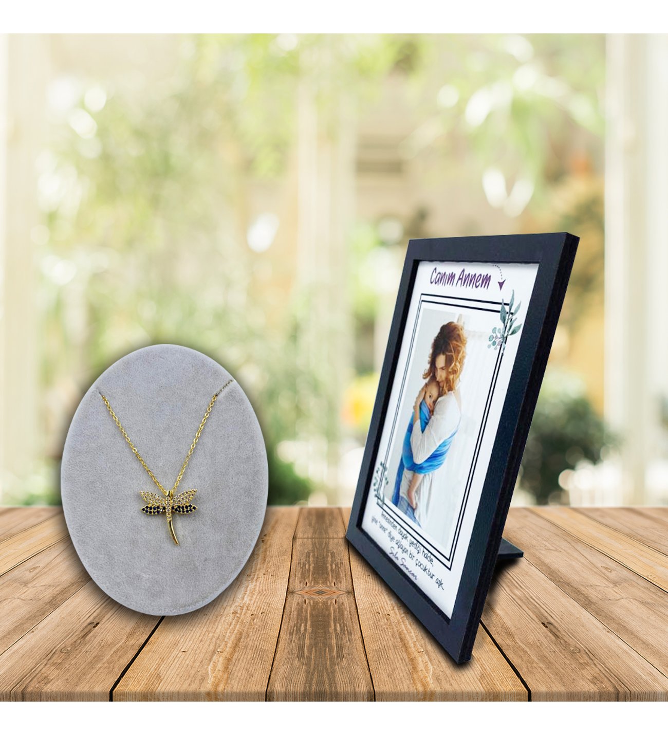 Kişiye Özel Anneler Günü Fotoğraf Baskılı Ahşap Çerçeve ve Safir Kolye Kişiye Özel Anneler Günü Fotoğraf Baskılı Ahşap Çerçeve ve Safir Kolye