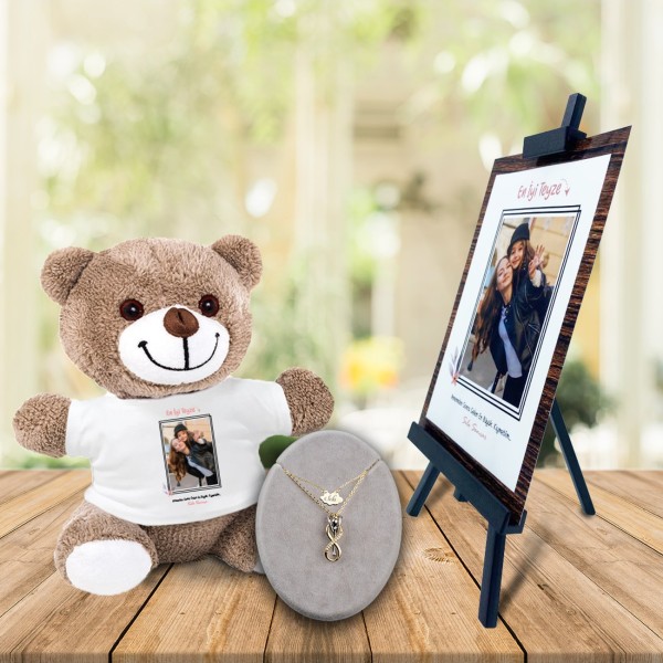 Kişiye Özel Anneler Günü Fotoğraflı En İyi Teyze Şövale & İsimli Sonsuzluk Çifti ve Tişörtlü Peluş Ayıcık Kişiye Özel Anneler Günü Fotoğraflı En İyi Teyze Şövale & İsimli Sonsuzluk Çifti ve Tişörtlü Peluş Ayıcık