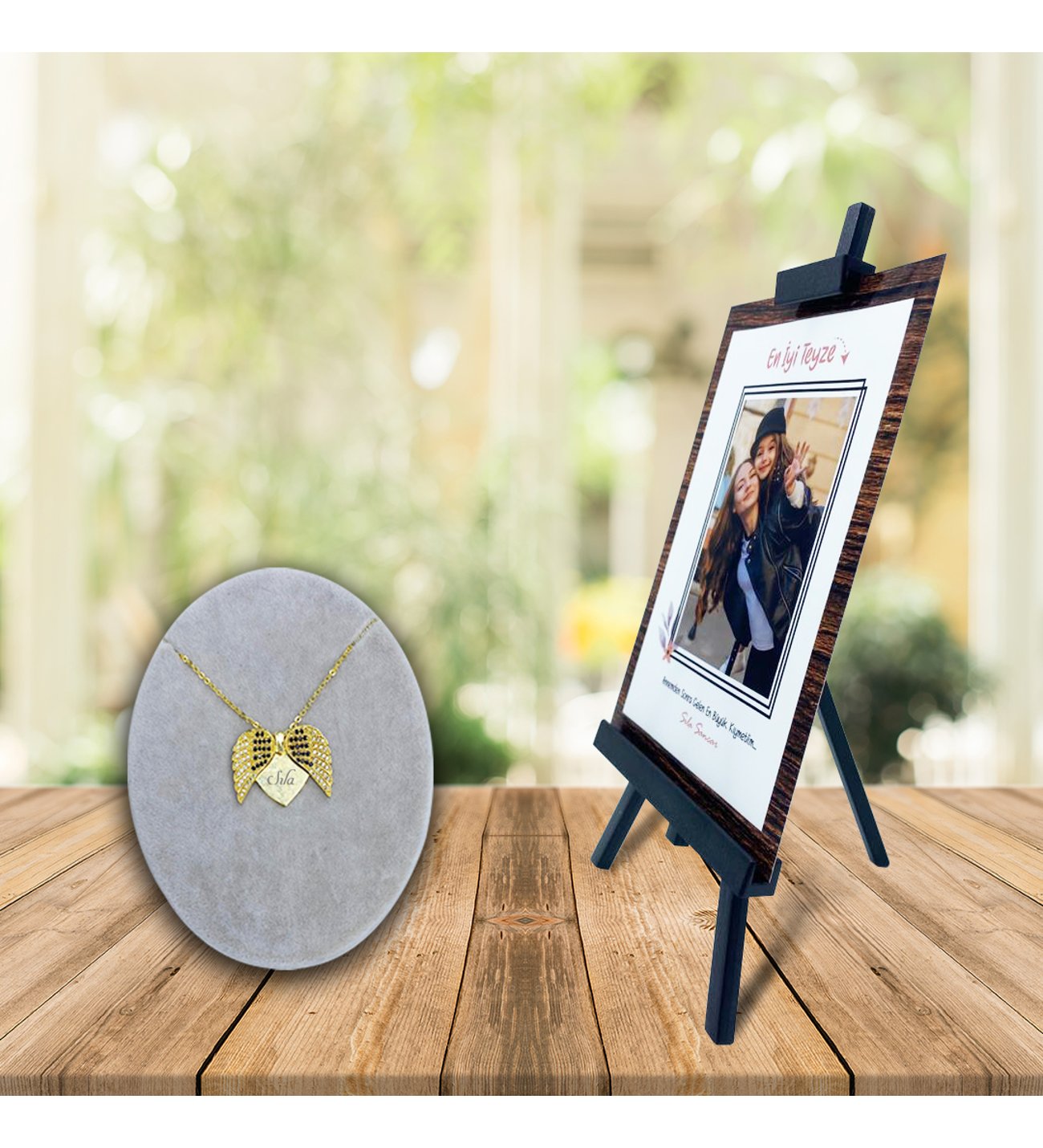 Kişiye Özel Anneler Günü Fotoğraflı En İyi Teyze Şövale ve İsimli Açılır Melek Kanadı Kolye Kişiye Özel Anneler Günü Fotoğraflı En İyi Teyze Şövale ve İsimli Açılır Melek Kanadı Kolye