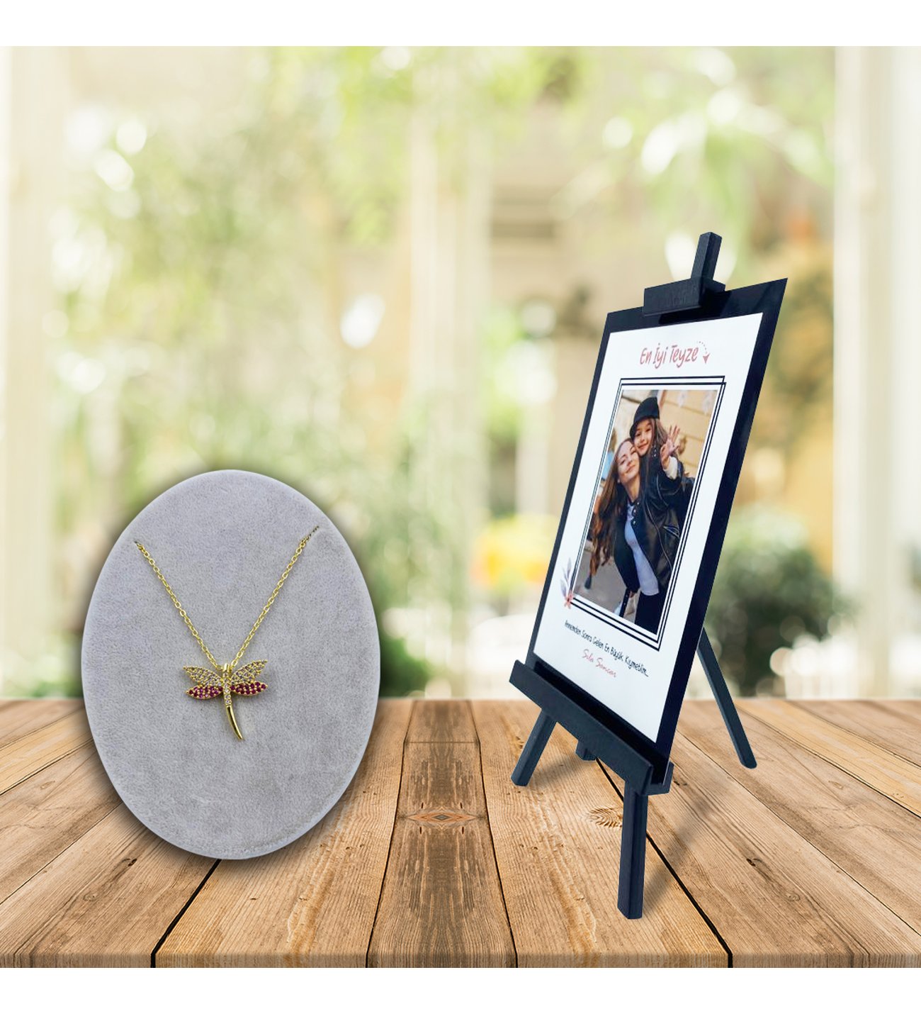 Kişiye Özel Anneler Günü Fotoğraflı En İyi Teyze Şövale ve Ruby Yusufcuk Kolye Kişiye Özel Anneler Günü Fotoğraflı En İyi Teyze Şövale ve Ruby Yusufcuk Kolye