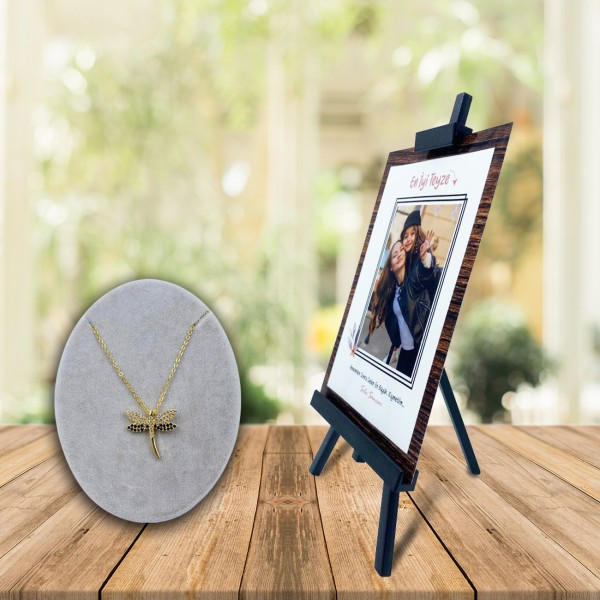 Kişiye Özel Anneler Günü Fotoğraflı En İyi Teyze Şövale ve Safir Yusufcuk Kolye Kişiye Özel Anneler Günü Fotoğraflı En İyi Teyze Şövale ve Safir Yusufcuk Kolye