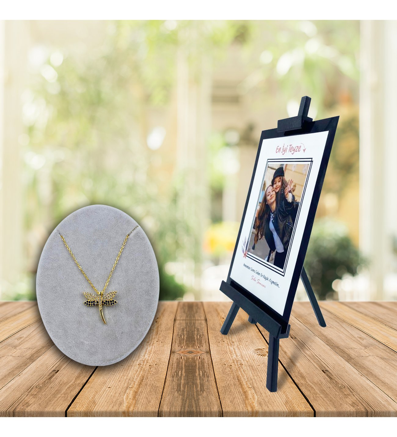 Kişiye Özel Anneler Günü Fotoğraflı En İyi Teyze Şövale ve Safir Yusufcuk Kolye Kişiye Özel Anneler Günü Fotoğraflı En İyi Teyze Şövale ve Safir Yusufcuk Kolye