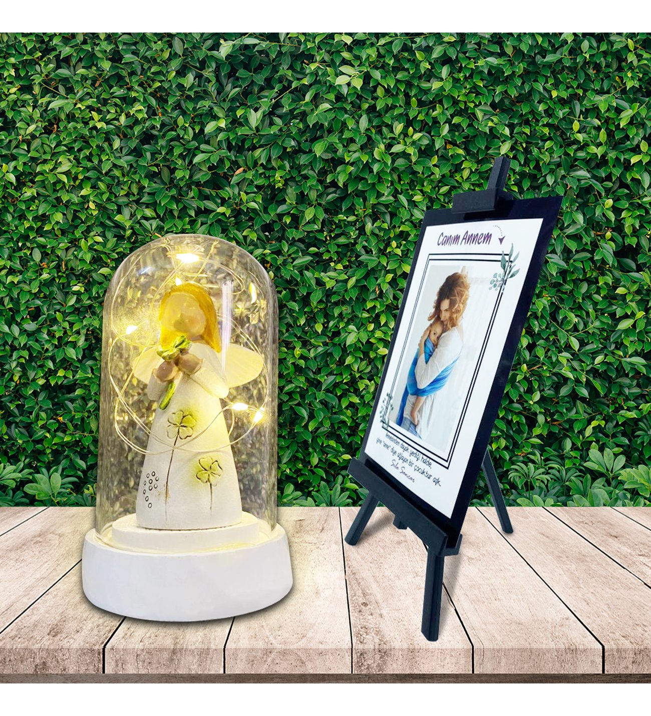 Kişiye Özel Anneler Günü Fotoğraflı Şövale & Işıklı Yonca Tutan Şans Yonca Figürlü Melek Annem Cam Fanus