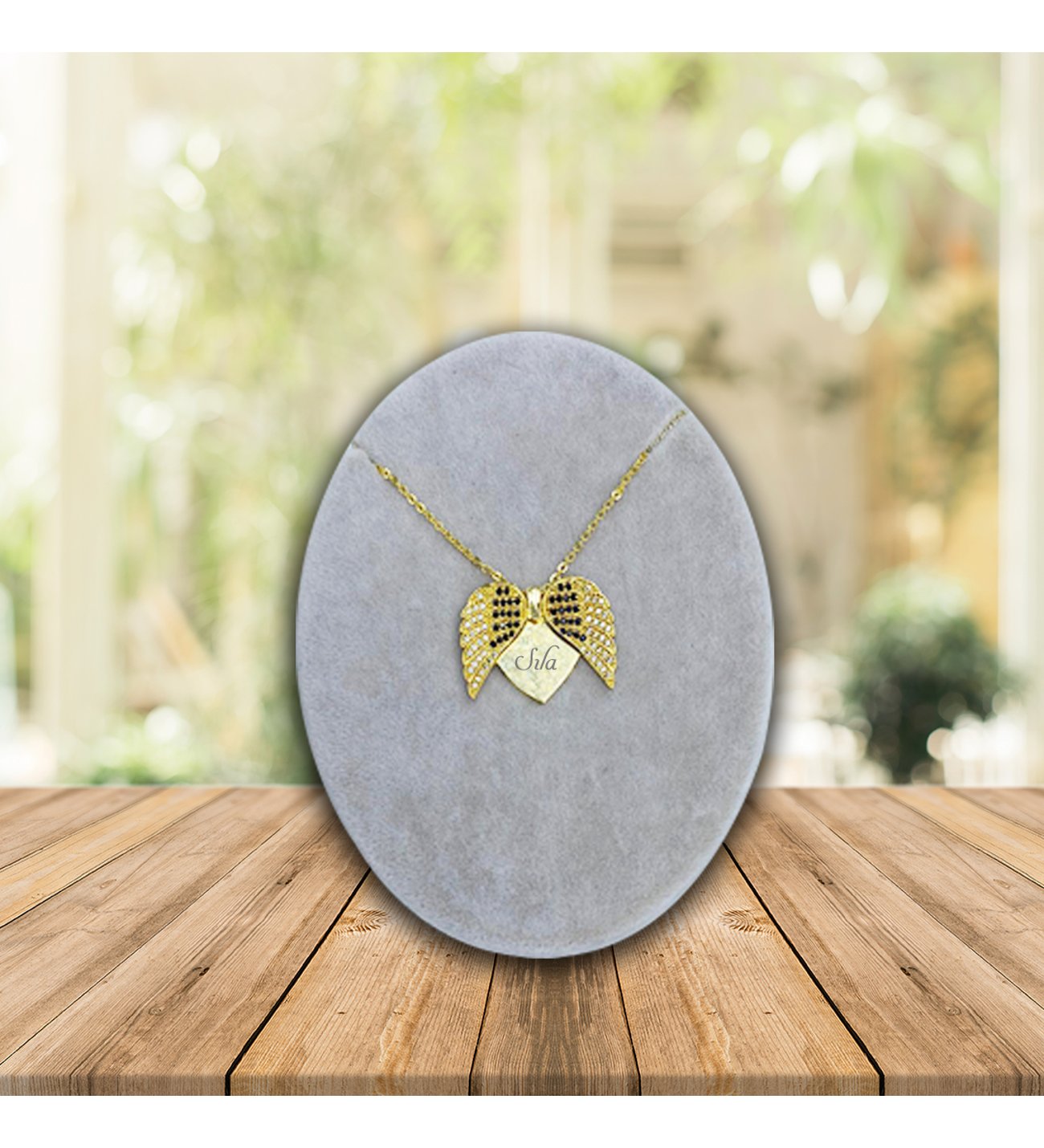 Kişiye Özel Anneler Günü Fotoğraflı Şövale & İsimli Açılır Melek Kanadı  Kolye ve Tişörtlü Peluş Ayıcık