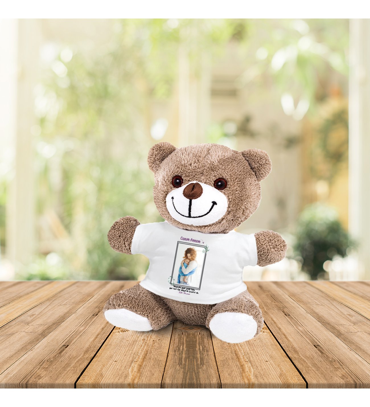 Kişiye Özel Anneler Günü Fotoğraflı Şövale & İsimli Safir Yusufçuk Kolye ve Tişörtlü Peluş Ayıcık Kişiye Özel Anneler Günü Fotoğraflı Şövale & İsimli Safir Yusufçuk Kolye ve Tişörtlü Peluş Ayıcık