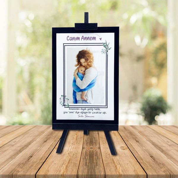 Kişiye Özel Anneler Günü Fotoğraflı Şövale ve İsimli Açılır Melek Kanadı Kolye Kişiye Özel Anneler Günü Fotoğraflı Şövale ve İsimli Açılır Melek Kanadı Kolye