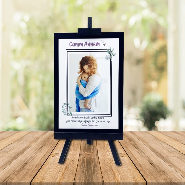 Kişiye Özel Anneler Günü Fotoğraflı Şövale ve Ruby Yusufçuk Kolye Kişiye Özel Anneler Günü Fotoğraflı Şövale ve Ruby Yusufçuk Kolye