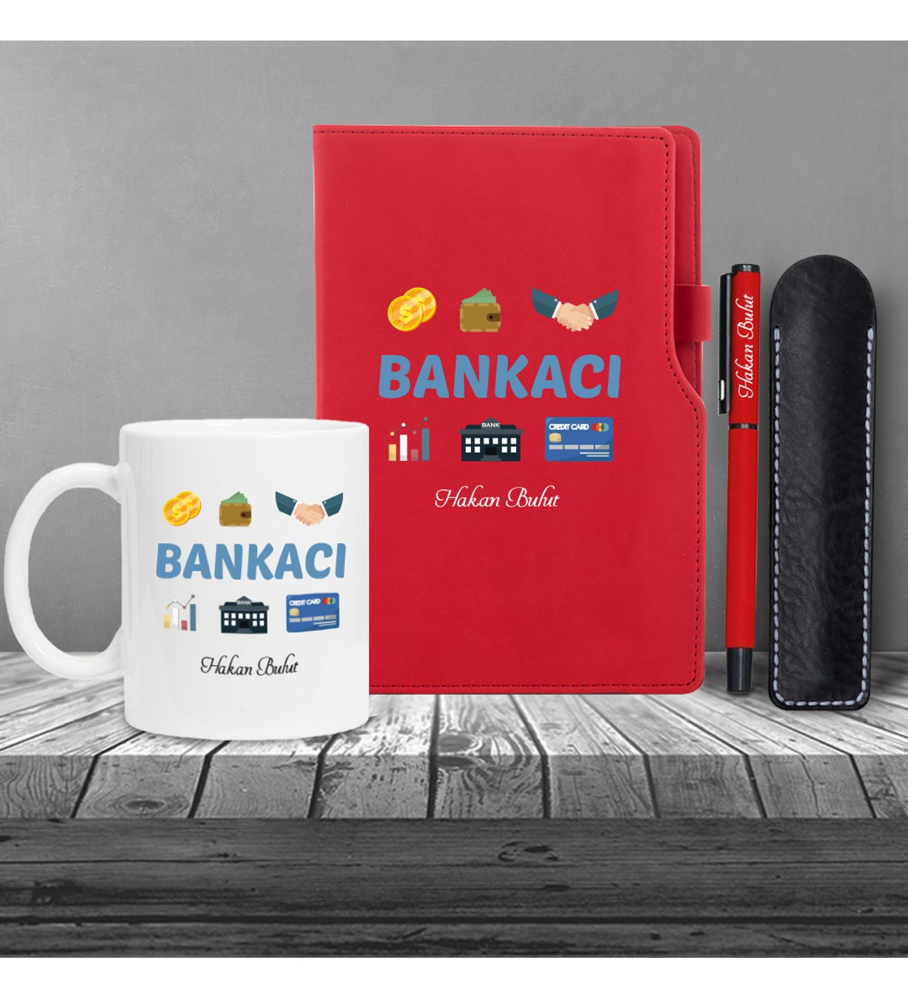 Kişiye Özel Bankacı Temalı Kırmızı Defter & Siyah Roller Kalem ve Kupa Set 2 Kişiye Özel Bankacı Temalı Kırmızı Defter & Siyah Roller Kalem ve Kupa Set 2