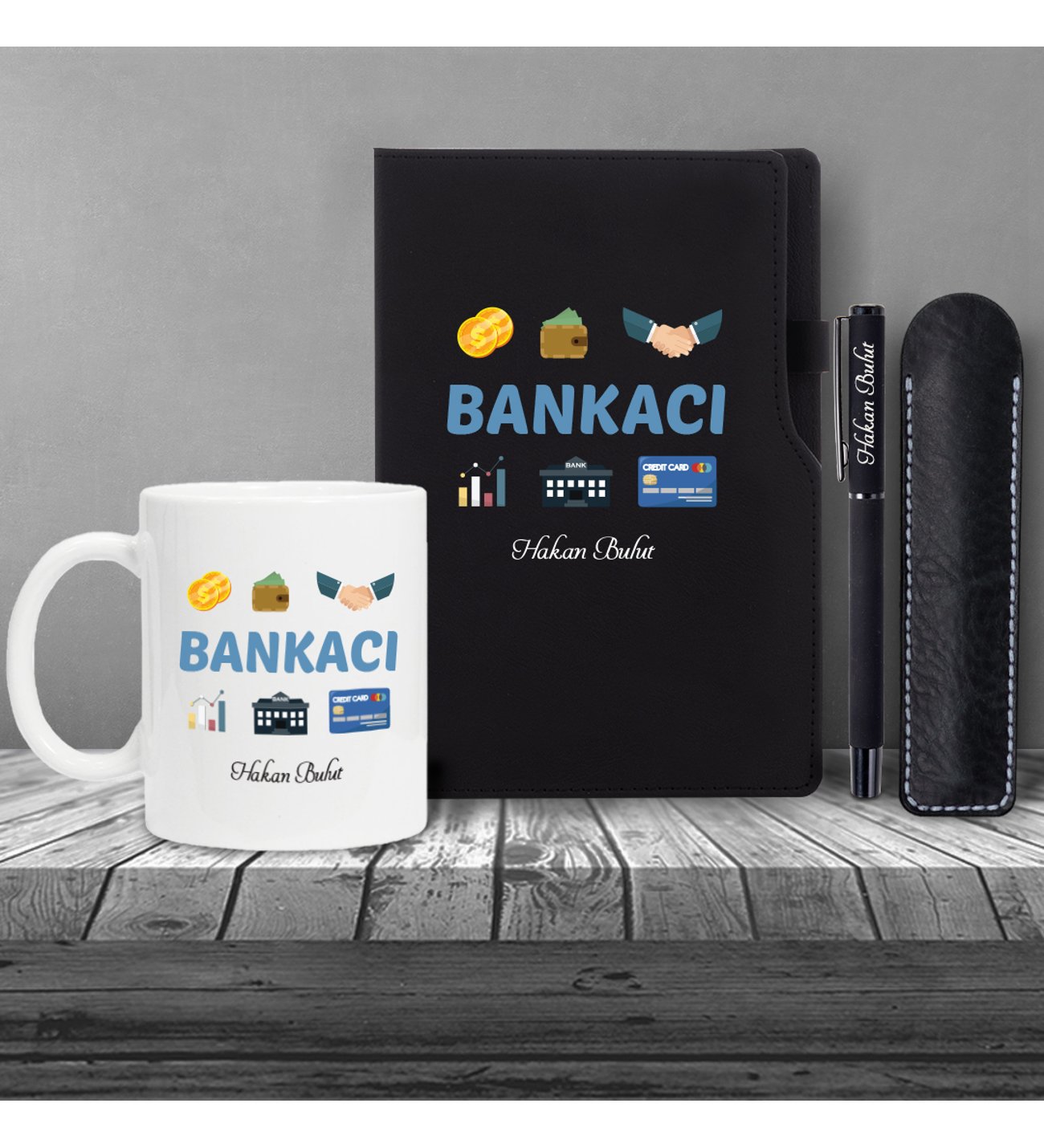 Kişiye Özel Bankacı Temalı Siyah Defter & Siyah Roller Kalem ve Kupa Set 2 Kişiye Özel Bankacı Temalı Siyah Defter & Siyah Roller Kalem ve Kupa Set 2