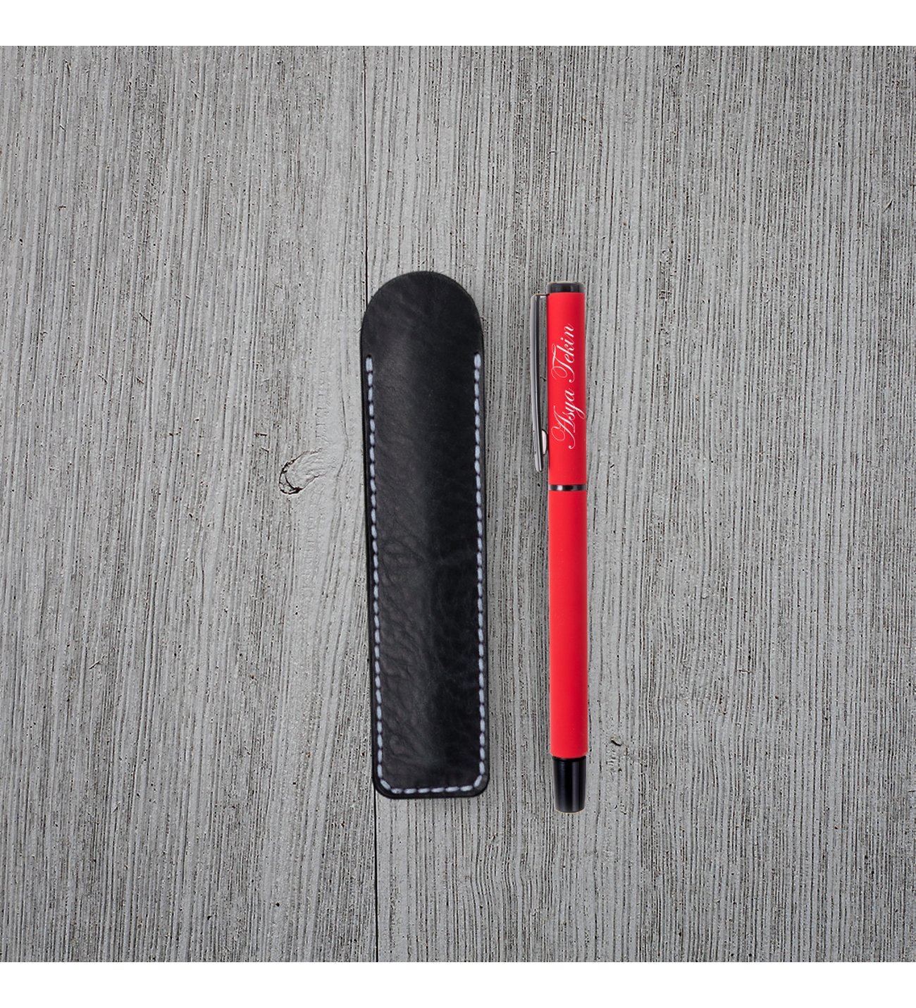 Kişiye Özel Kırmızı Defter ve Kırmızı Roller Kalem Seti Kişiye Özel Kırmızı Defter ve Kırmızı Roller Kalem Seti