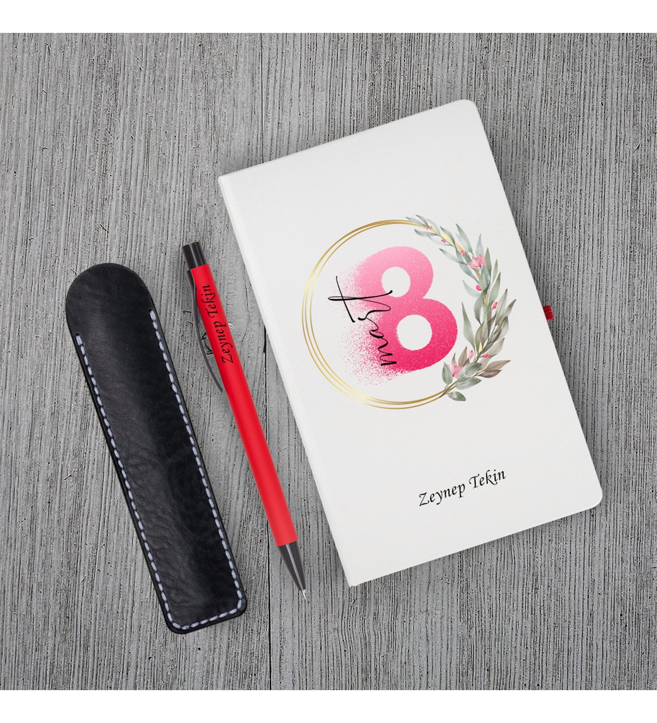 Kişiye Özel UV Baskılı 8 Mart Temalı Klasik Model Beyaz Defter ve Kırmızı Tükenmez Kalem Seti Kişiye Özel UV Baskılı 8 Mart Temalı Klasik Model Beyaz Defter ve Kırmızı Tükenmez Kalem Seti