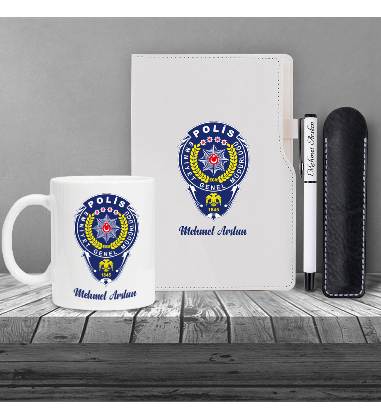 Kişiye Özel Polis Temalı UV Baskılı Beyaz Defter & Roller Beyaz Kalem ve Kupa Seti Kişiye Özel Polis Temalı UV Baskılı Beyaz Defter & Roller Beyaz Kalem ve Kupa Seti