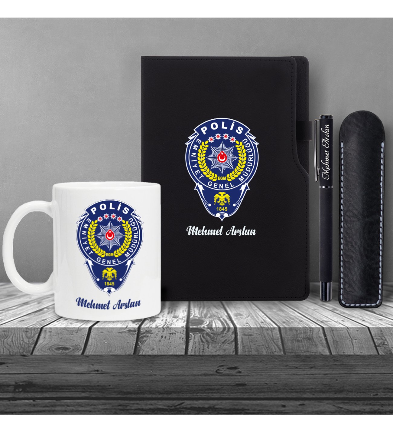 Kişiye Özel Polis Temalı UV Baskılı Siyah Defter & Siyah Roller Kalem ve Kupa Seti Kişiye Özel Polis Temalı UV Baskılı Siyah Defter & Siyah Roller Kalem ve Kupa Seti