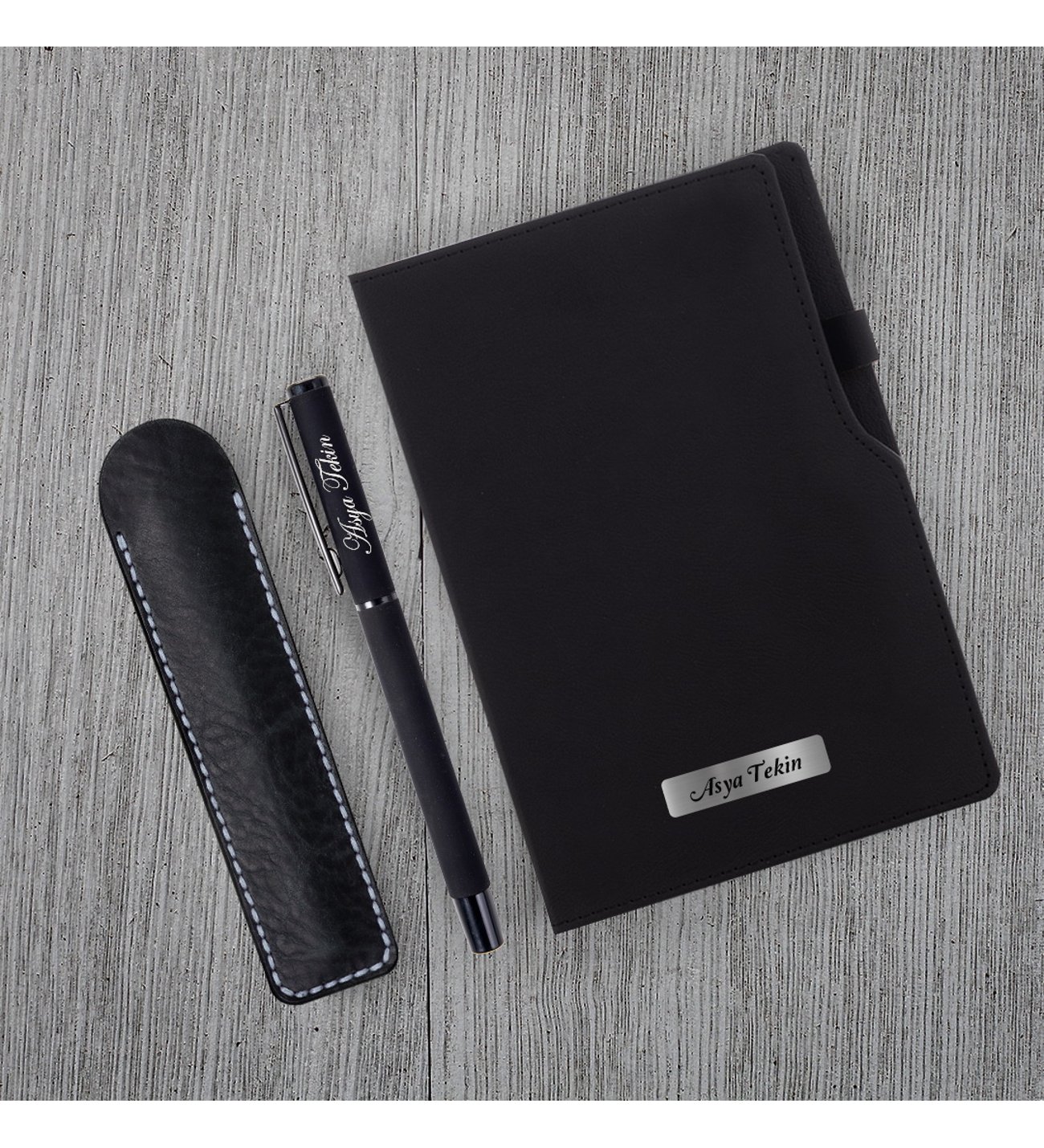 Kişiye Özel Siyah Defter ve Siyah Roller Kalem Seti Kişiye Özel Siyah Defter ve Siyah Roller Kalem Seti
