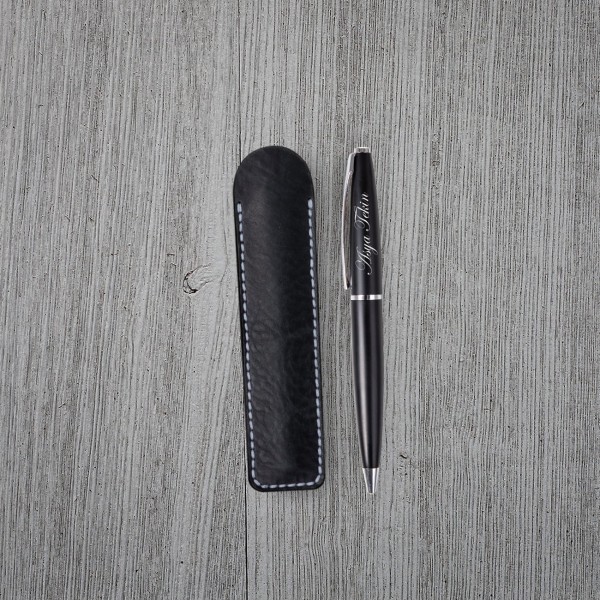 Kişiye Özel UV Baskı Pembe Harfli Siyah Defter Metal Tükenmez Kalem Seti Kişiye Özel UV Baskı Pembe Harfli Siyah Defter Metal Tükenmez Kalem Seti