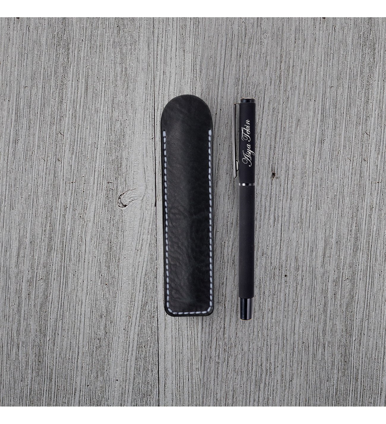 Kişiye Özel UV Baskılı Çiçekli Siyah Defter Roller Kalem Seti Kişiye Özel UV Baskılı Çiçekli Siyah Defter Roller Kalem Seti