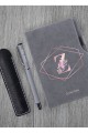 Kişiye Özel UV Baskılı Harfli Gri Defter Roller Kalem Kupa Seti Kişiye Özel UV Baskılı Harfli Gri Defter Roller Kalem Kupa Seti