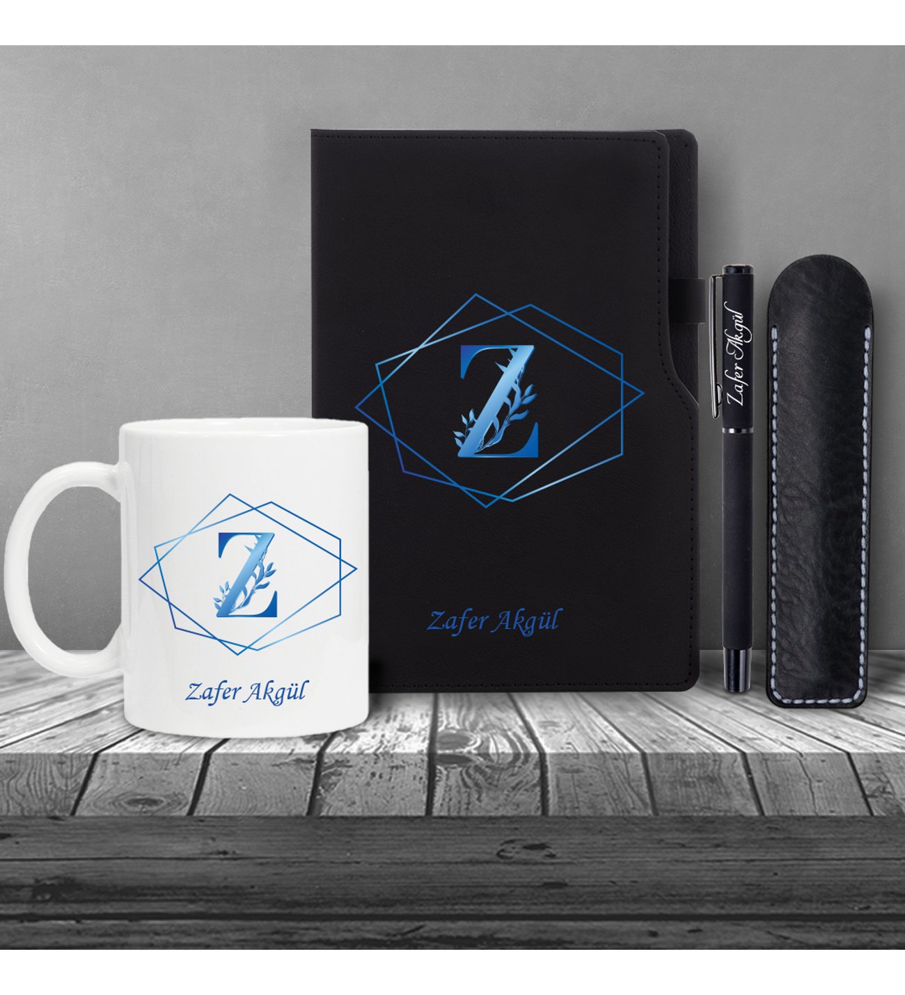 Kişiye Özel UV Baskılı Harfli Siyah Defter Roller Kalem Kupa Seti Kişiye Özel UV Baskılı Harfli Siyah Defter Roller Kalem Kupa Seti