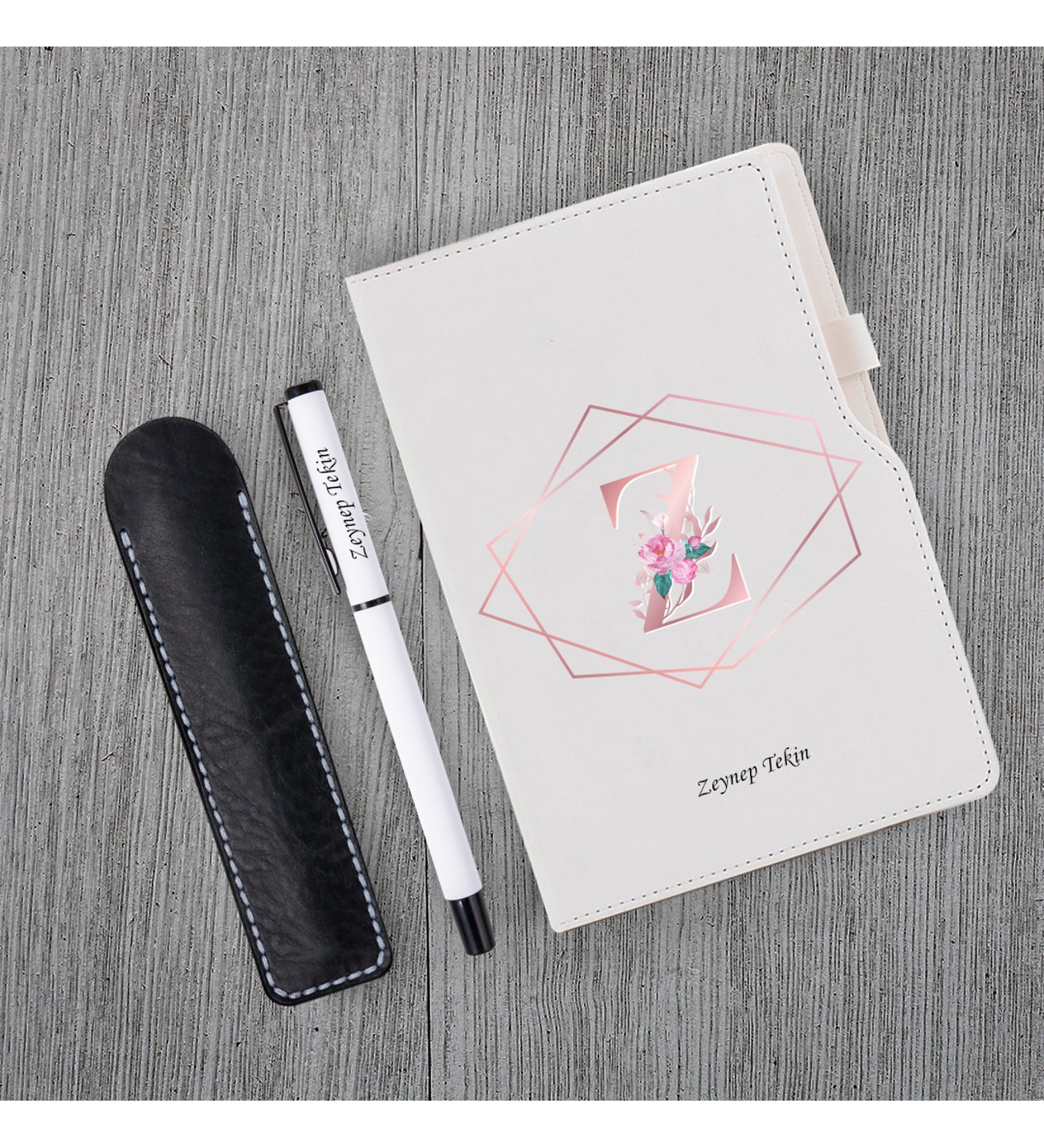 Kişiye Özel UV Baskılı Pembe Harfli Beyaz Defter Roller Kalem Kupa Seti Kişiye Özel UV Baskılı Pembe Harfli Beyaz Defter Roller Kalem Kupa Seti